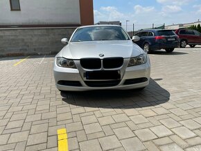 Predám BMW E90 320i - 2