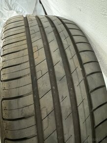 GoodYear 225/45R18 - 2