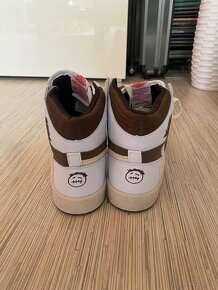 Air Jordan 1 High Travis Scott Reverse Mocha Fake - 2