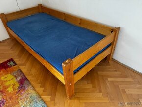 Predam masivnu postel smrek 90x200 cm - 2