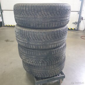 Nokian 215/55 R17 - 2