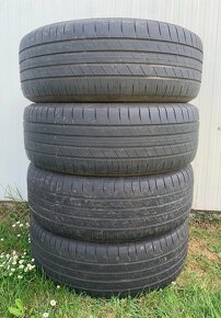 letné pneu. Goodyear 215/60 R17; 2018; 5mm - 2