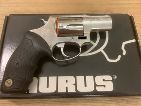 Taurus 605 - 357 magnum - 2