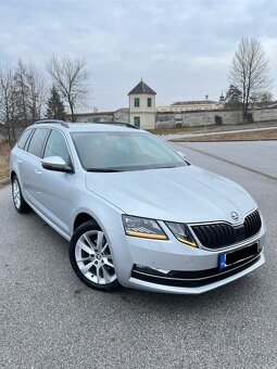 Škoda Octavia Combi 2.0 TDI DSG ,, LED,, ŤAŽNÉ,, - 2