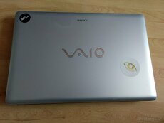 predám nefunkčný notebook Sony Vaio PCG-71213m - 2