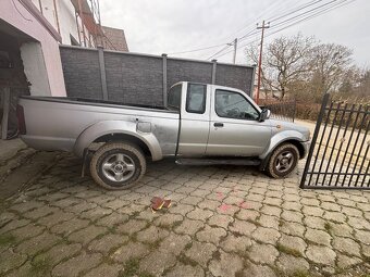 dovoz gb nissan navara - 2