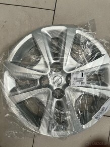 Originál puklice 15'' na Opel Corsa E - 2