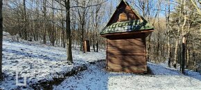 Záhradná chatka pri obci Krásnohorská Dlhá Lúka. - 2