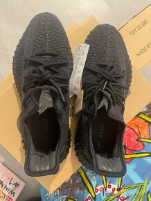 Yeezy 350 v2 Onyx velkosť 42 - 2