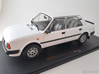 ŠKODA 130 L 1988 1:18 IXO - 2