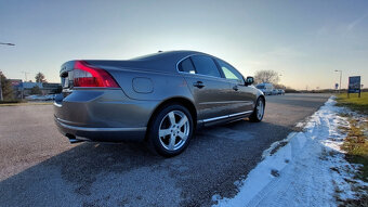 Pred Volvo S80 r. 2010, T6 224 kW - 2