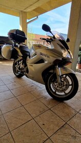 Predám Honda Vfr800 - 2