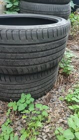 235/35 r20 - 2