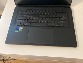 Asus rog zephyrus m16    (RTX4080) - 2