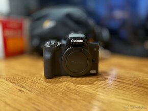 Canon EOS M50 + EF-M15-45 IS STM + EF-M22 STM - 2