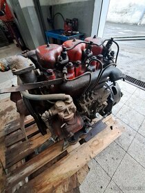 Motor 4901 vrtání 102. tříválec - 2