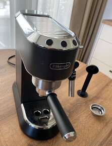 DeLonghi DEDICA pákový kávovar (EC685.BK) - 2