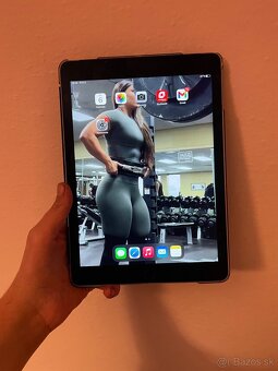 iPad air 2.  64GB - 2