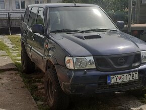 Nissan terrano - 2