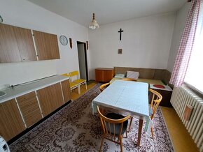 Predáme rodinný dom v tichej uličke obce Nová Ves nad Žitavo - 2