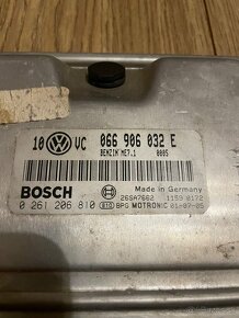 Riadiaca jedn. motora VW Passat B5.5 2.3 VR5 066906032 E - 2