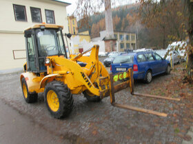 JCB 407 B ČELNÍ NAKLADAČ 4,8 TUN - - 2