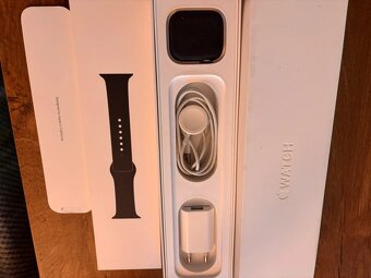 Apple Watch Series 4 44mm - 2