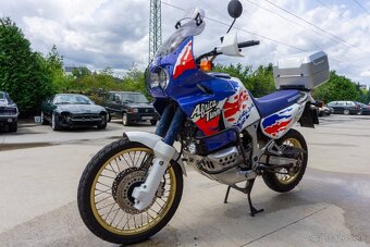 Honda Africa Twin XRV 750 44kw Manuál - 2