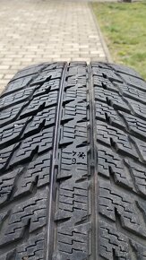 Predám zimné pneu Nokian 225/60r17 - 2