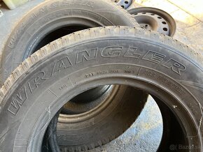 Predám pneumatiky Goodyear Wrangler 265/65R17 - 2