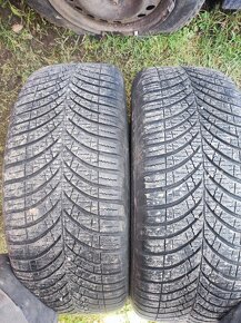 205/55 R16 zimne dva kusy 35€ - 2