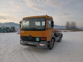 Hakový nosič kontajnerov Mercedes atego - 2