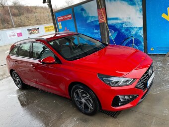 Hyundai i30 combi 1,5i 110k 6M/T Comfort + CP, ročník 2023 - 2