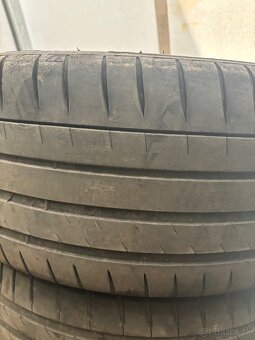 Predám Michelin pilot šport 4S 235/40 r19 - 2