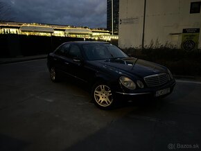 Mercedes-Benz W211 E220 - 2