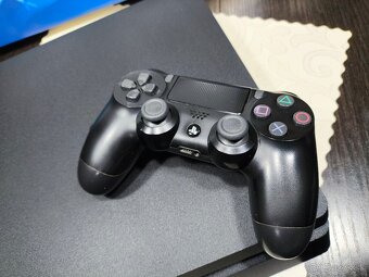 Sony PlayStation 4 slim - 2