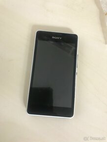 Sony Xperia D2005 model E1 zachovaly - 2