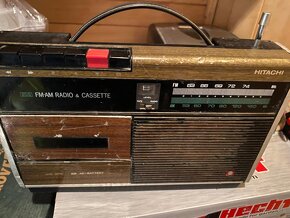 Rádio Hitachi retro - 2