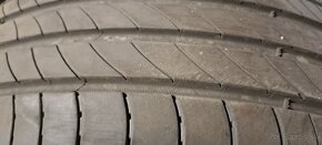 Predám 4ks jazdené letné 215/55r17-94V Michelin - 2