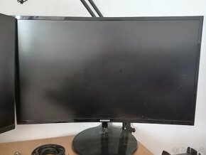 34" a 27" monitor - 2