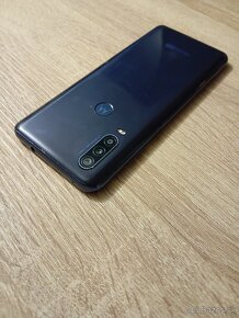 Motorola One Action / 4GB/128GB Super stav - 2