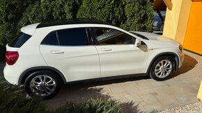 Mercedes Benz GLA - 2