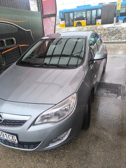 Opel Astra J 1.4Turbo 103kw Sport - 2