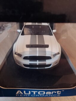 Autoart Shelby mustang Gt 500 - 2