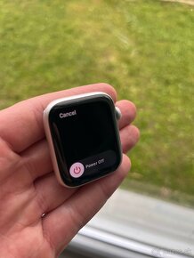 Apple Watch SE ‘22 - na náhradné diely - 2