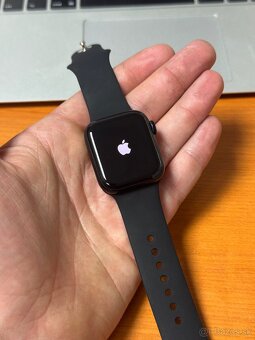 Apple Watch SE 2 40mm GPS MIDNIGHT - rok záruka - 2