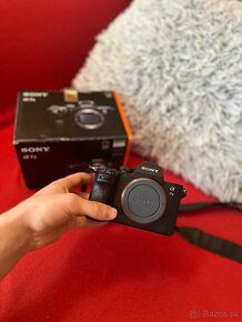 Predám Sony A7 III (5000 snímkov, ZANOVNÉ, komplet balenie) - 2