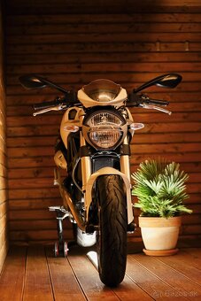 Ducati Monster 696 - 2