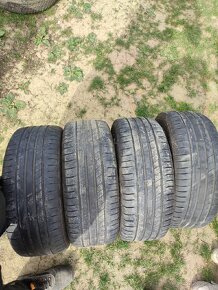 215/45R16 - 2