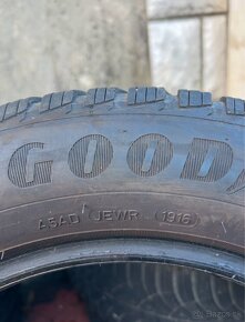 Predam zimné pneumatiky Good Year 185/65 R15 - 2